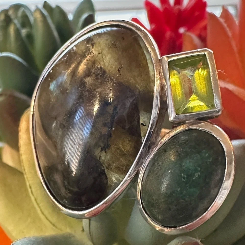 Elegant Labradorite, Peridot, Green Turquoise 925 Silver Cocktail Artisan Ring